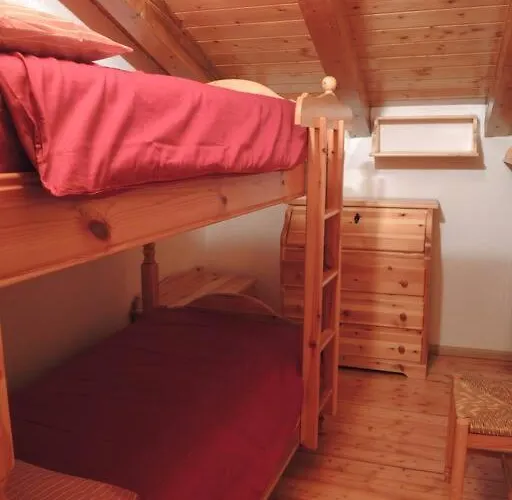 Mansarda A Echarlod Apartment